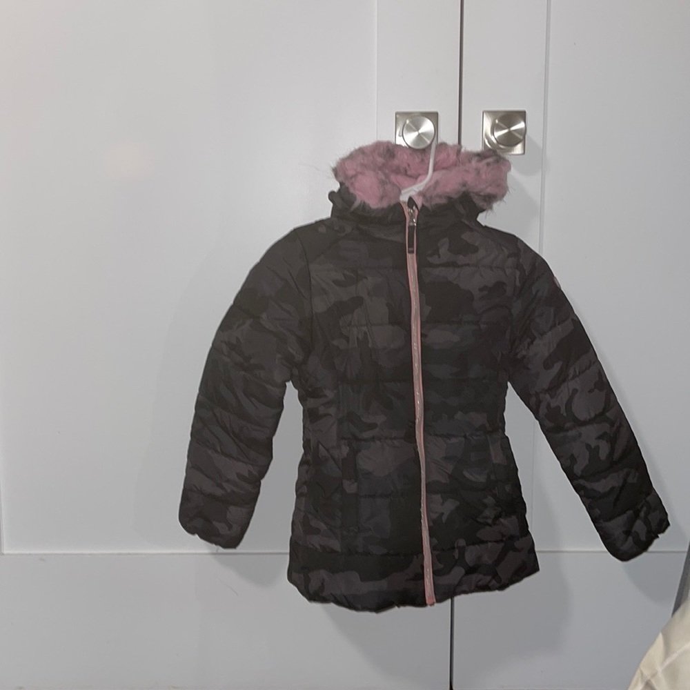 Preloved girls puffer jacket!